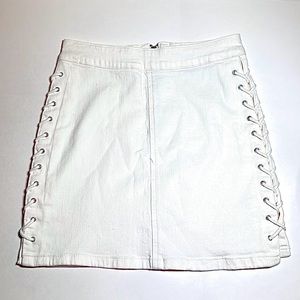 🟪Forever 21 S white Kriss Kross form fitting mini skirt